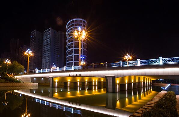 天橋照明亮化工程設(shè)計(jì)，點(diǎn)綴城市夜景燈光